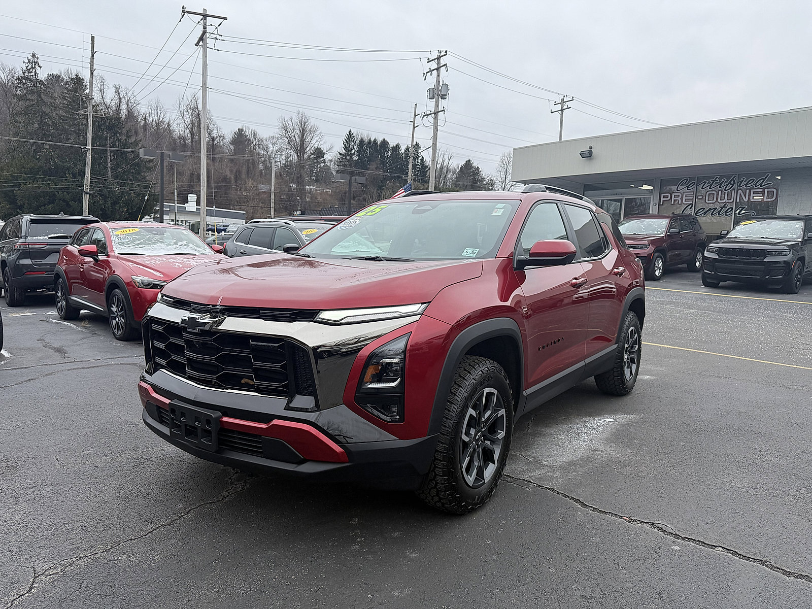 Used 2025 Chevrolet Equinox ACTIV w/ Safety and Technology Package image 3