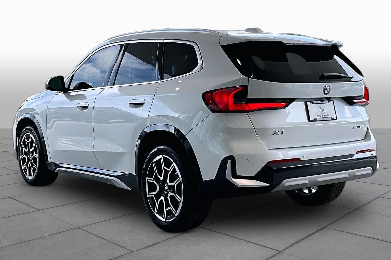 Used 2025 BMW X1 xDrive28i w/ Technology Package AWD/4WD image 11