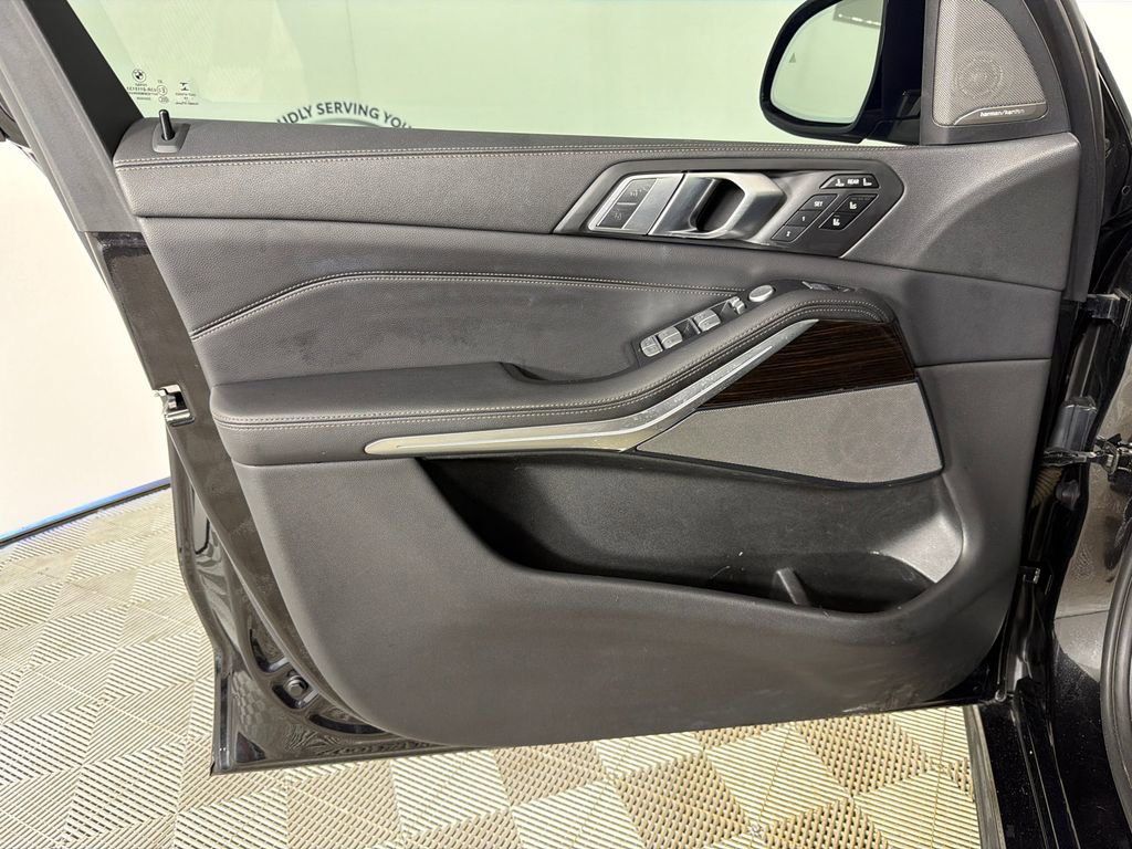 Used 2020 BMW X7 xDrive40i w/ M Sport Package image 12