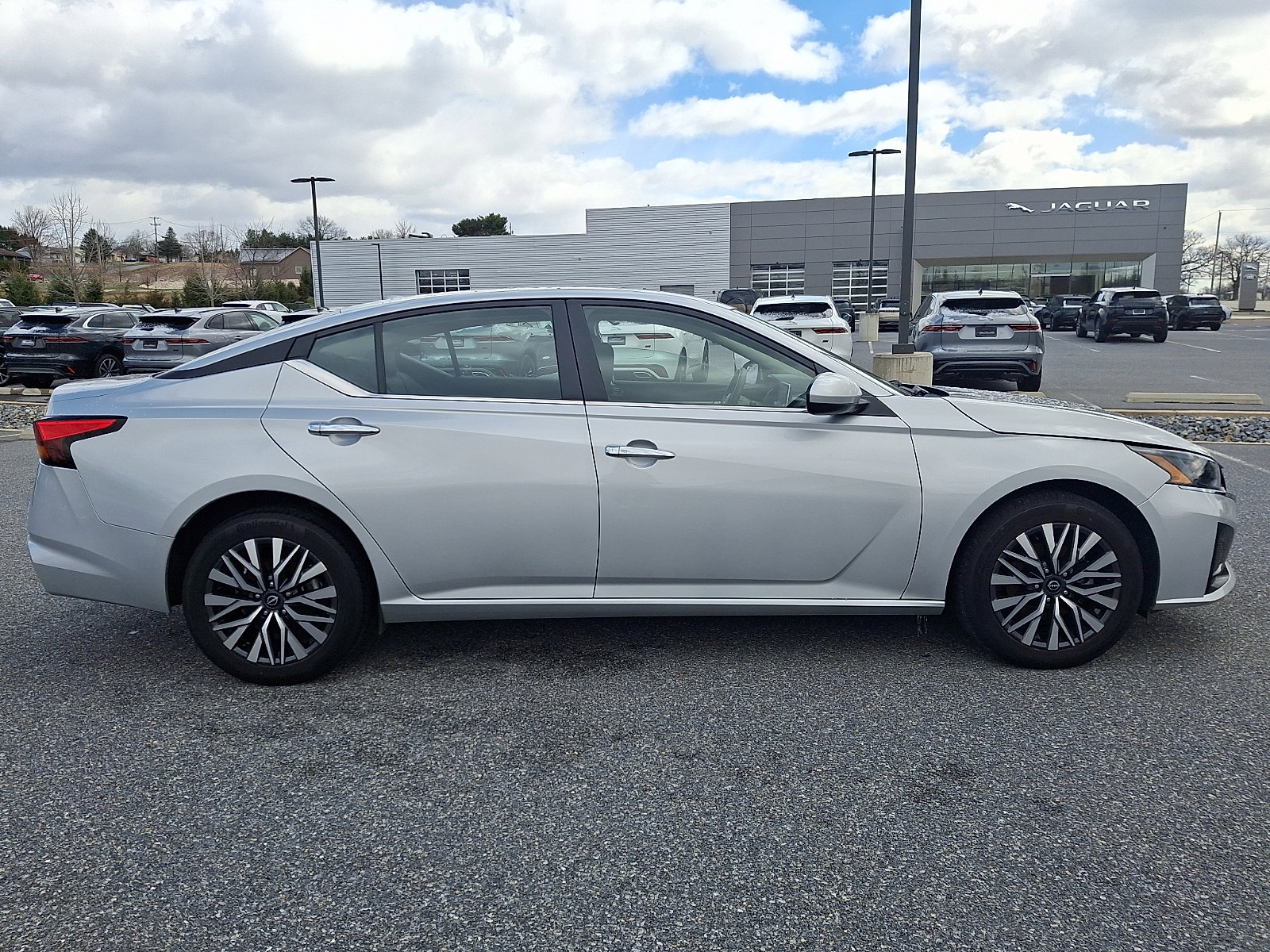 Used 2023 Nissan Altima 2.5 SV image 7