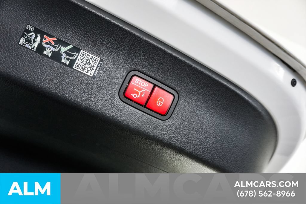 Used 2024 Mercedes-Benz GLC 300 4MATIC w/ AMG Line image 22