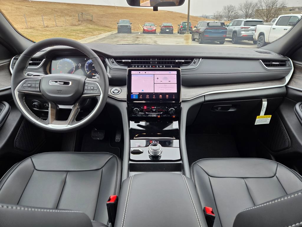 New 2025 Jeep Grand Cherokee Limited image 14