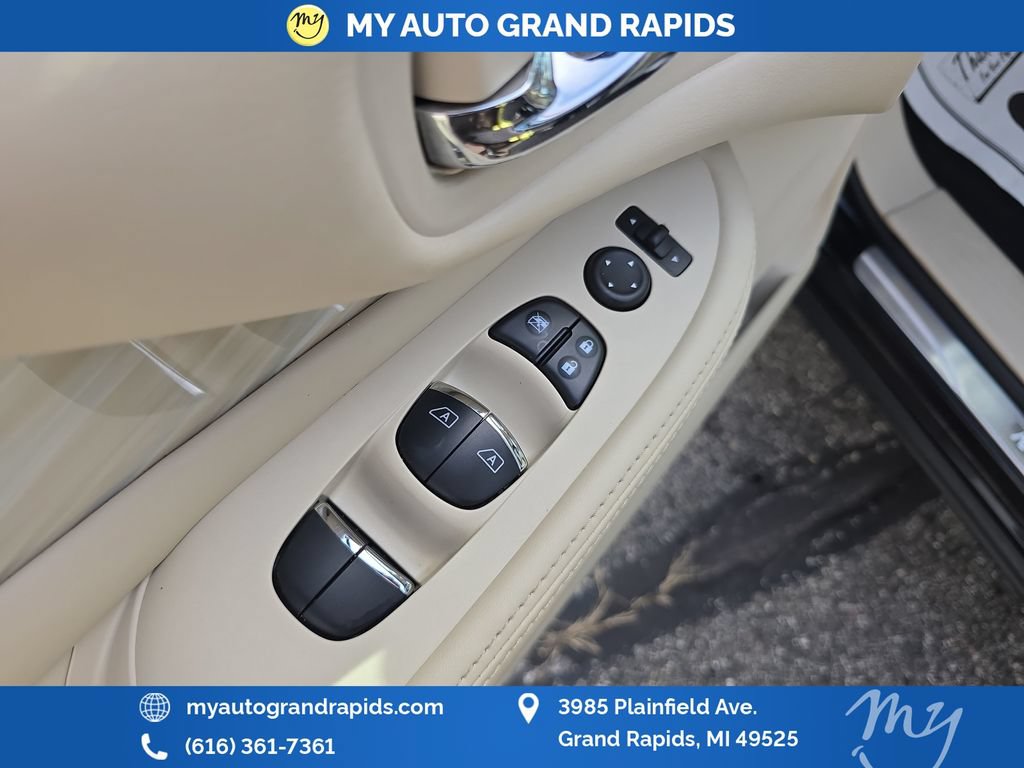 Used 2018 Nissan Murano Platinum w/ Cargo Package AWD/4WD image 10