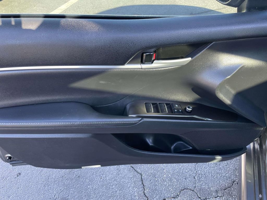 Used 2021 Toyota Camry XSE image 26