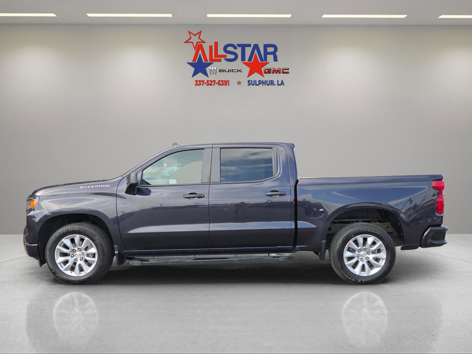 Used 2023 Chevrolet Silverado 1500 Custom image 4