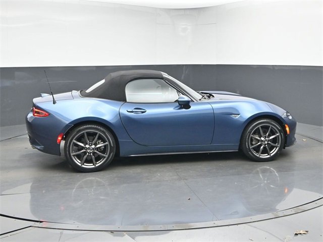 Used 2022 Volvo V60 T5 Cross Country w/ Advanced Package image 8