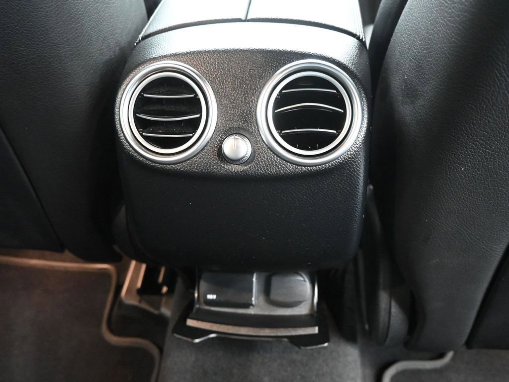 Used 2021 Mercedes-Benz GLC 300 4MATIC Coupe image 17