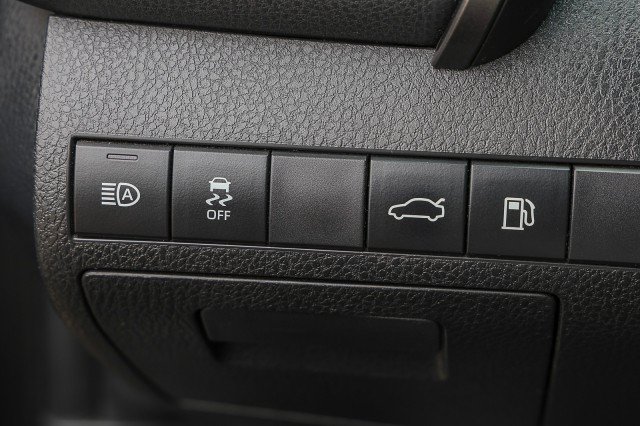 Used 2018 Toyota Camry SE FWD image 24