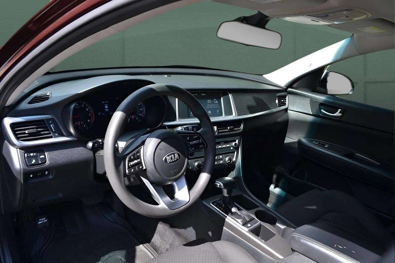Used 2020 Kia Optima LX image 14