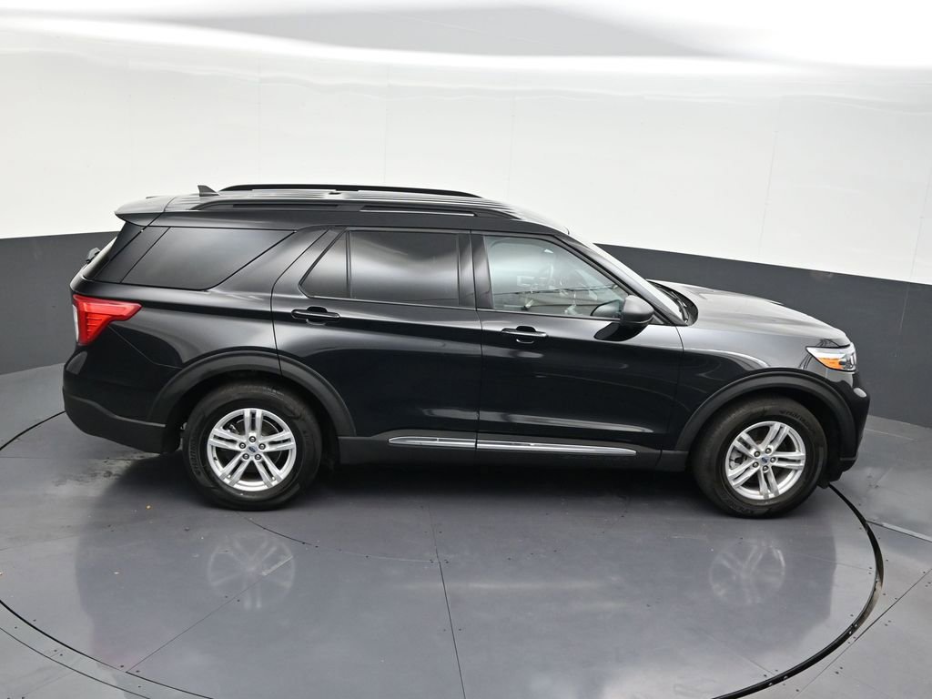 Used 2024 Ford Explorer XLT w/ Equipment Group 202A RWD image 22