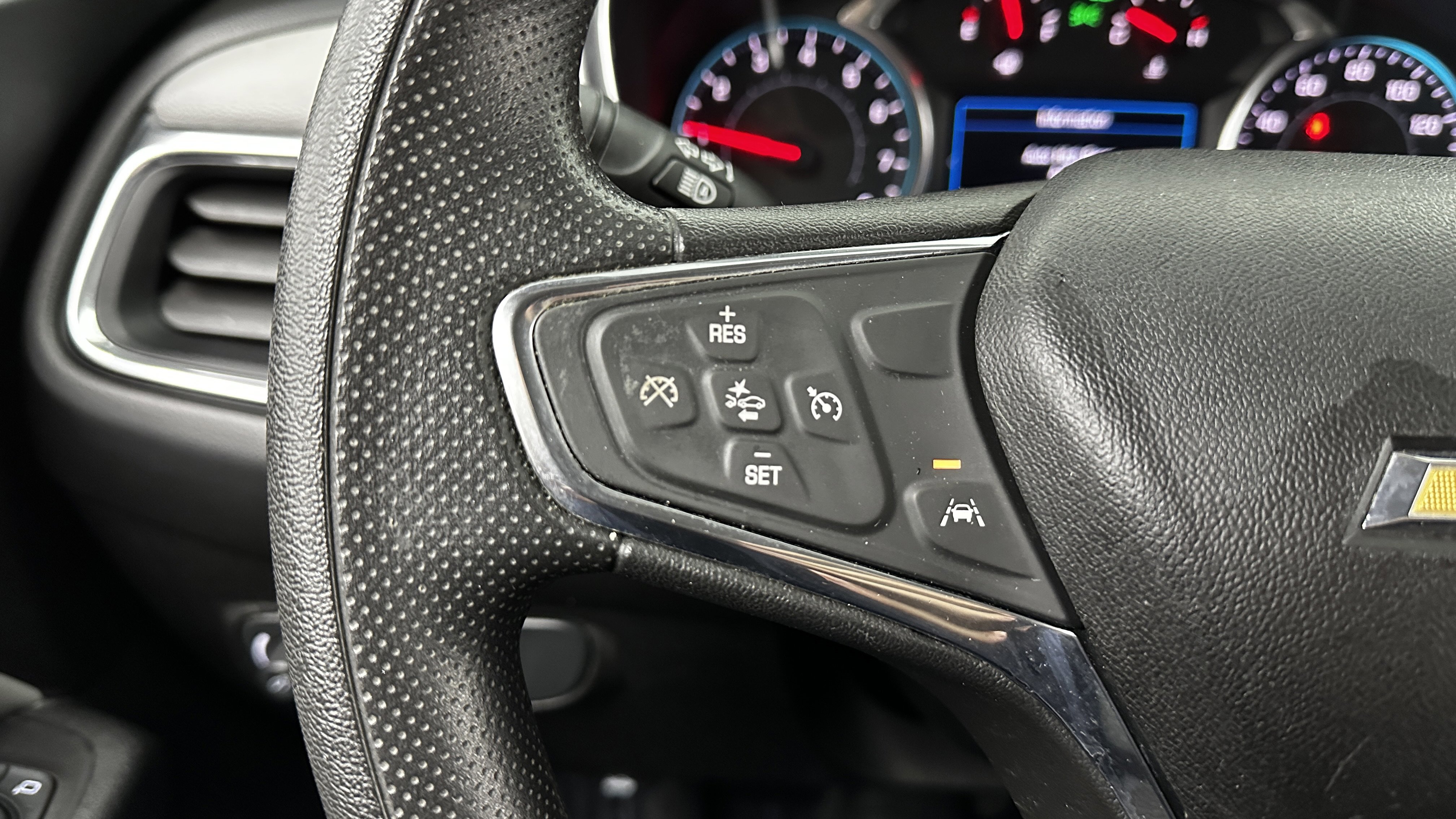 Used 2020 Chevrolet Equinox LT image 17