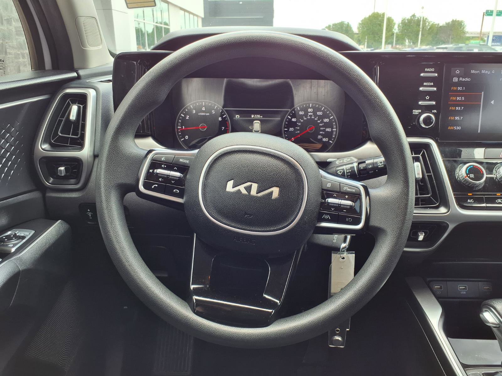 Used 2022 Kia Sorento LX FWD image 13