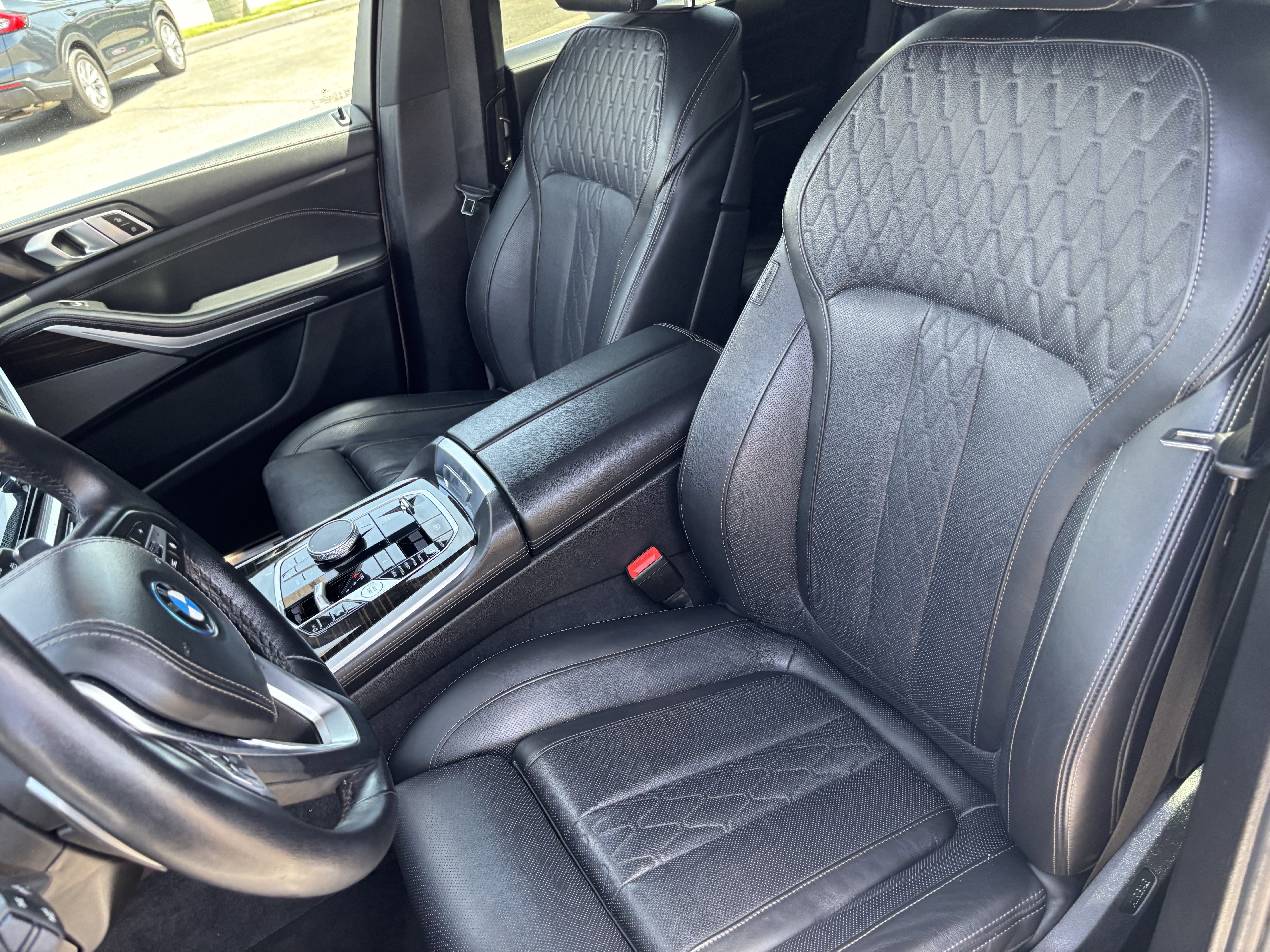 Used 2025 BMW X5 xDrive50e AWD/4WD image 18