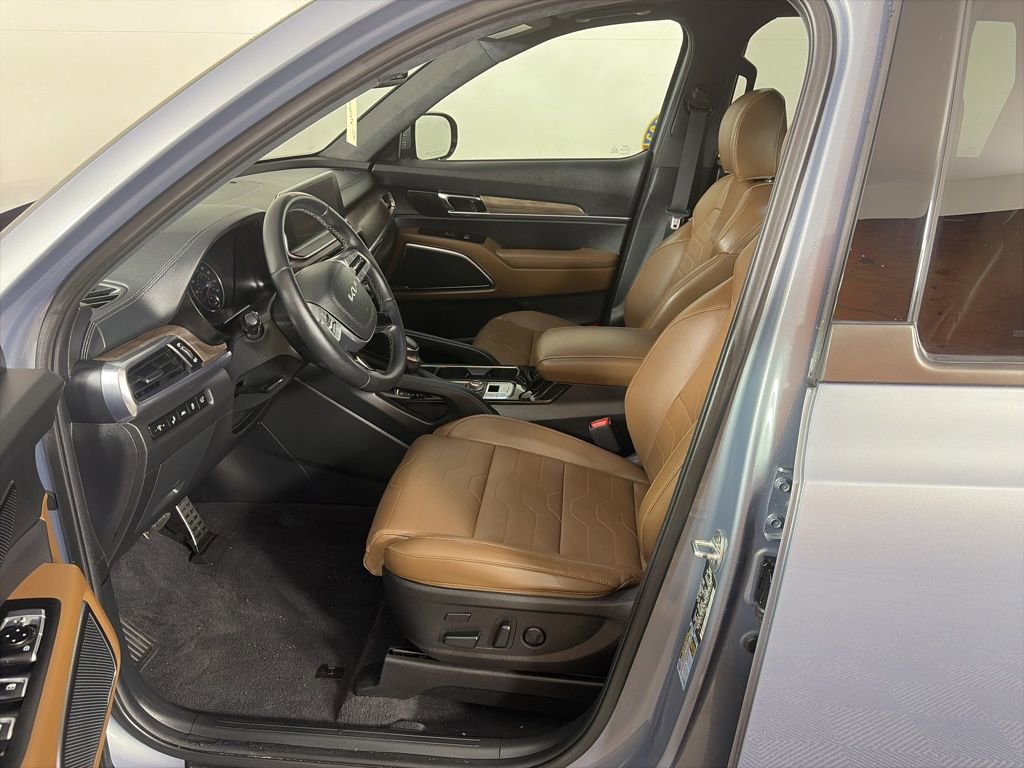 Used 2022 Kia Telluride SX w/ SX Prestige Package image 12
