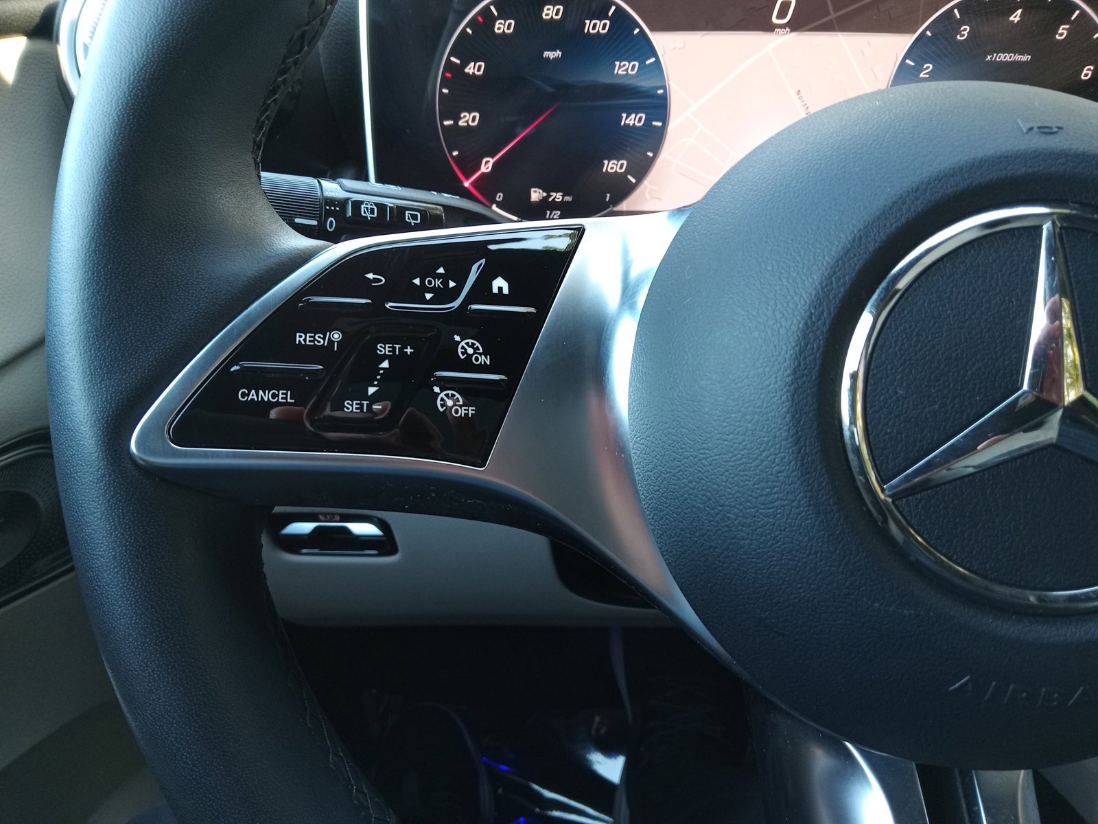 Used 2025 Mercedes-Benz GLC 300 4MATIC image 20