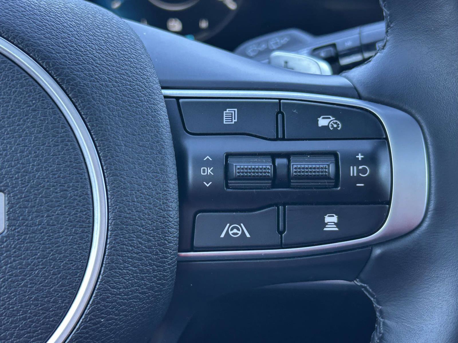 Used 2025 Kia Sportage SX Prestige image 22