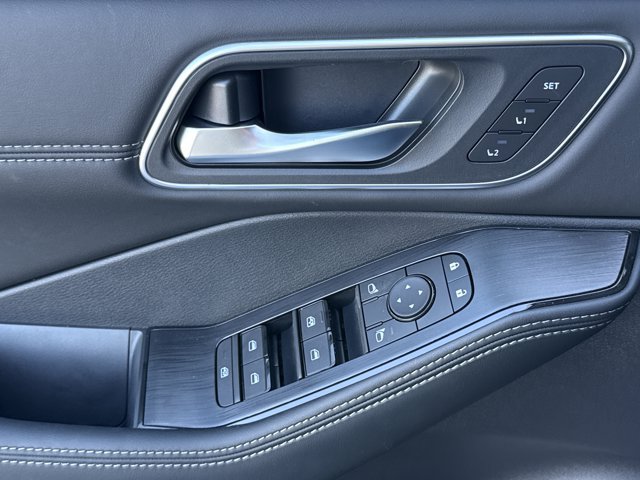 New 2026 Nissan Rogue Platinum AWD/4WD image 16