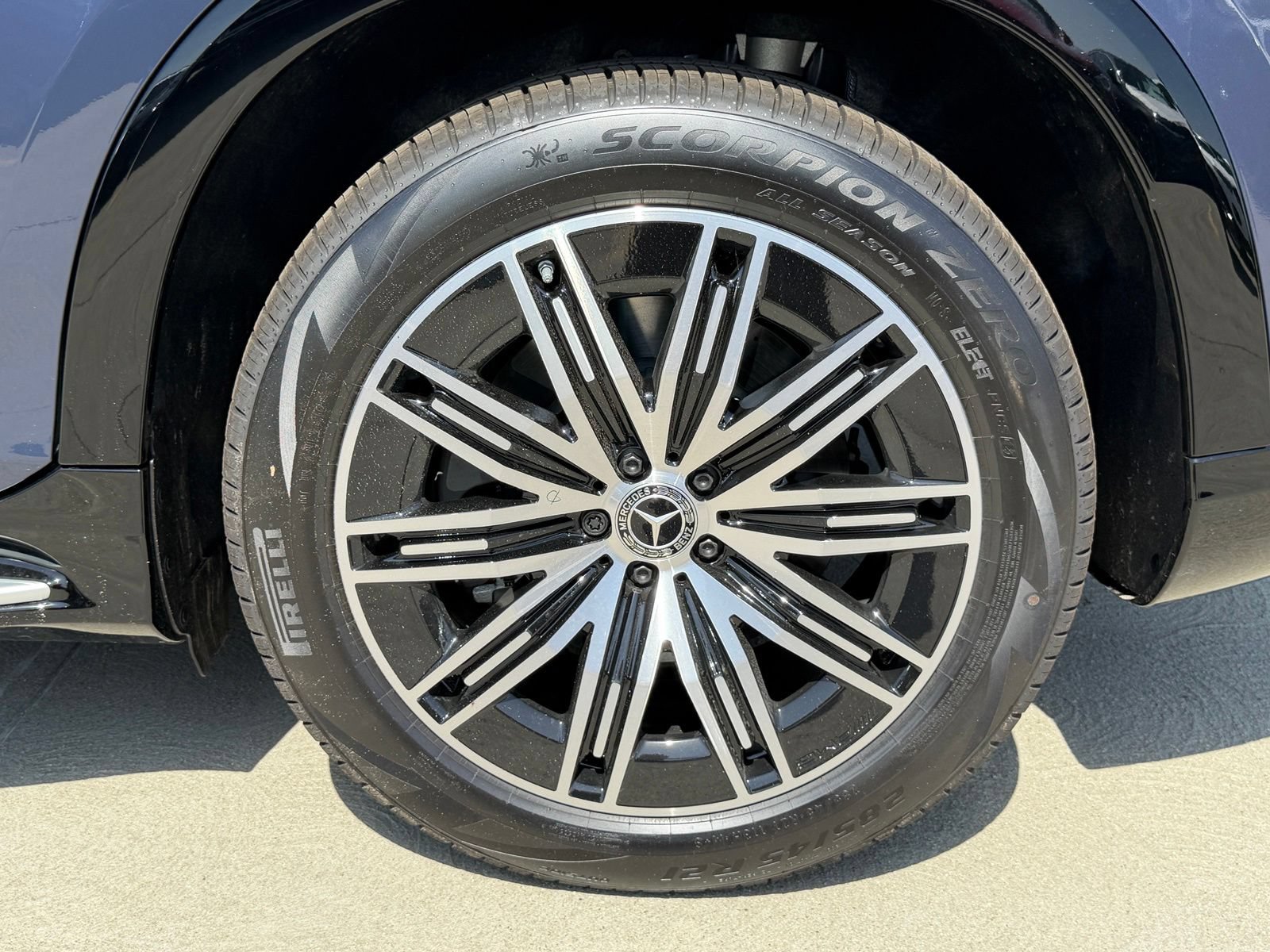 New 2026 Mercedes-Benz EQS 400 4MATIC SUV image 15