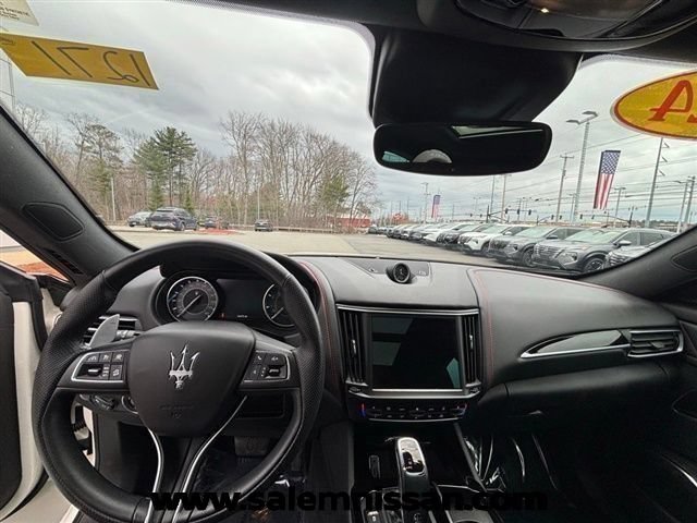 Used 2024 Maserati Levante GT Ultima AWD/4WD image 5