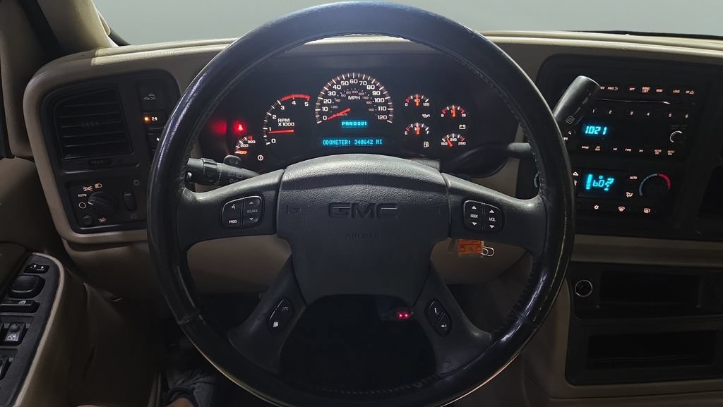 Used 2004 GMC Sierra 2500 SLE w/ Heavy-Duty Power Package AWD/4WD image 9