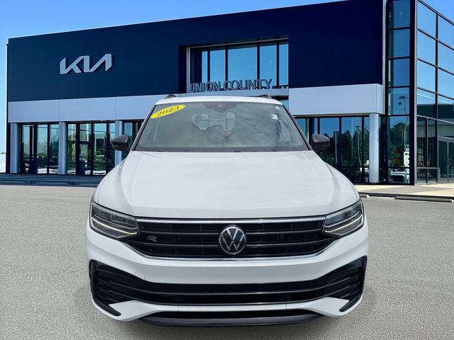 Used 2023 Volkswagen Tiguan SE R-Line FWD image 2