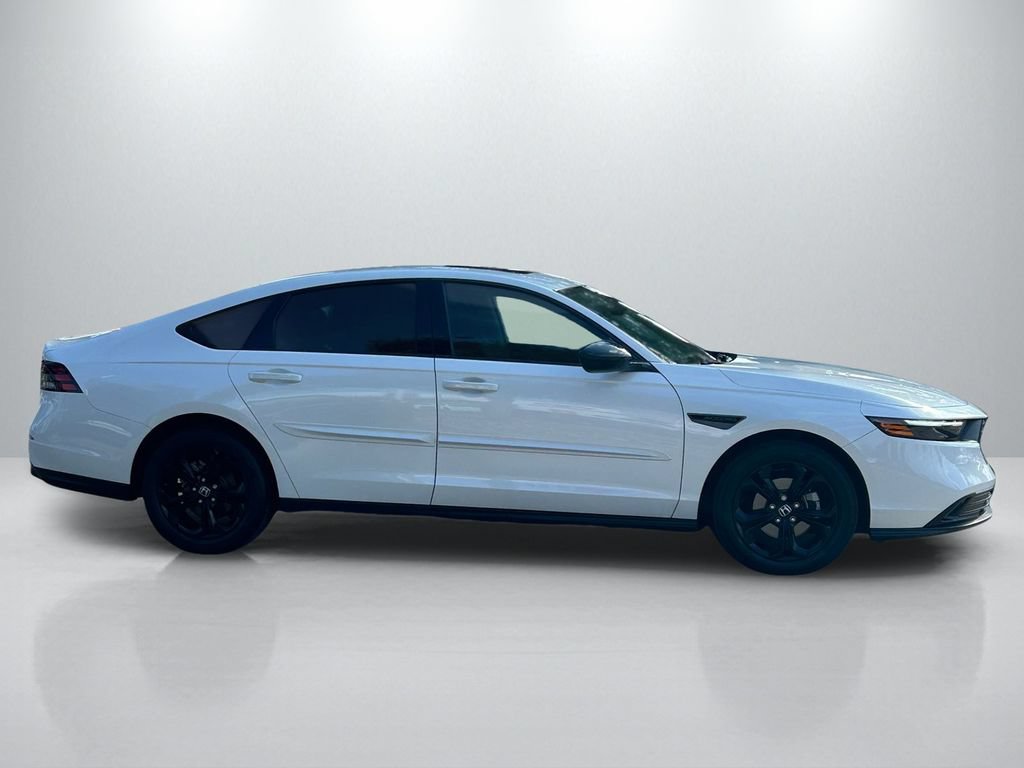 Used 2025 Honda Accord SE image 4