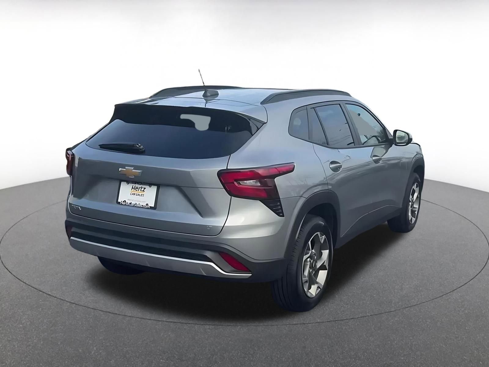 Used 2025 Chevrolet Trax LT w/ LT Convenience Package image 12