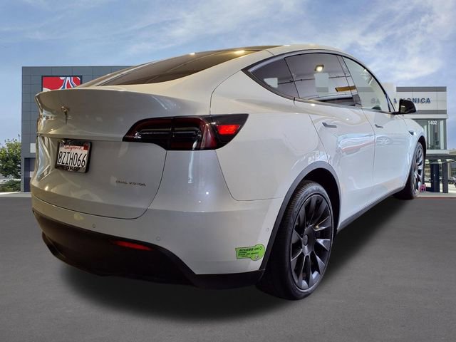 Used 2022 Tesla Model Y Long Range AWD/4WD image 23