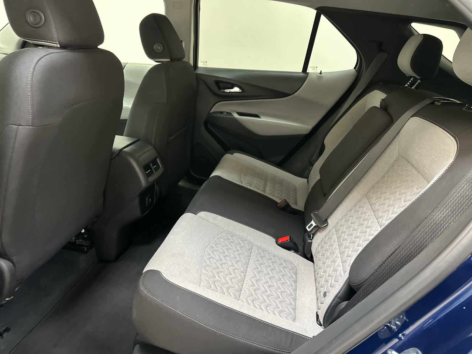 Used 2022 Chevrolet Equinox LS w/ LS Convenience Package image 18