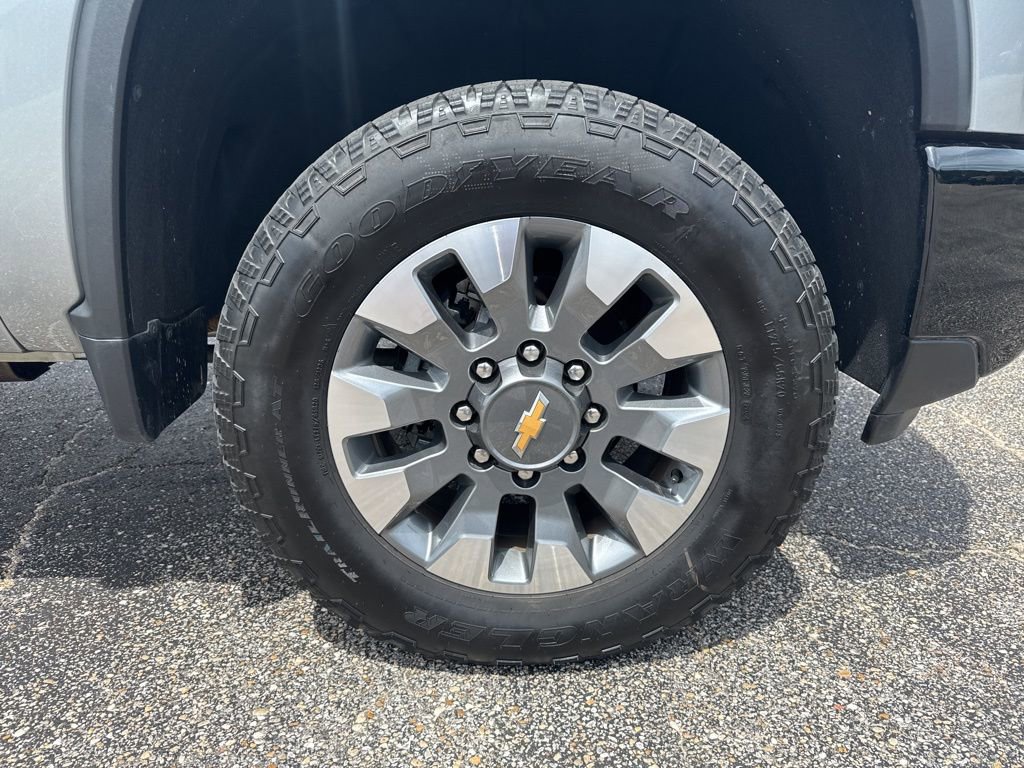 Used 2024 Chevrolet Silverado 2500 Custom w/ Custom Value Package AWD/4WD image 10