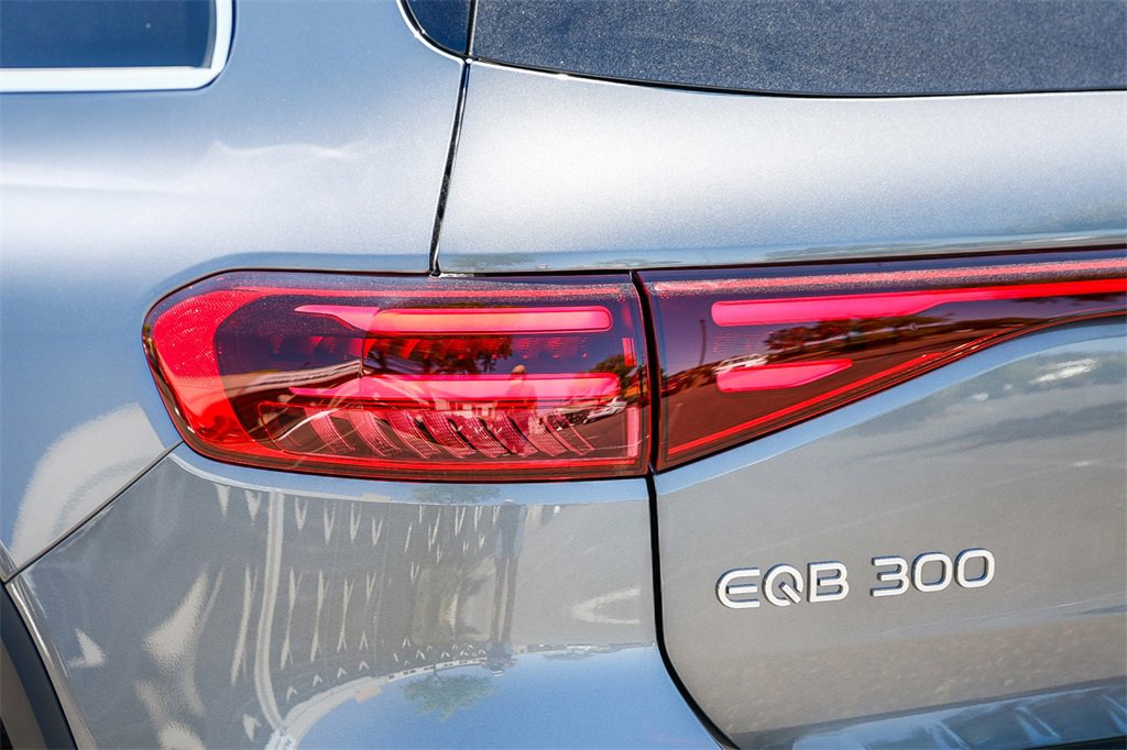 New 2025 Mercedes-Benz EQB 300 300 image 8