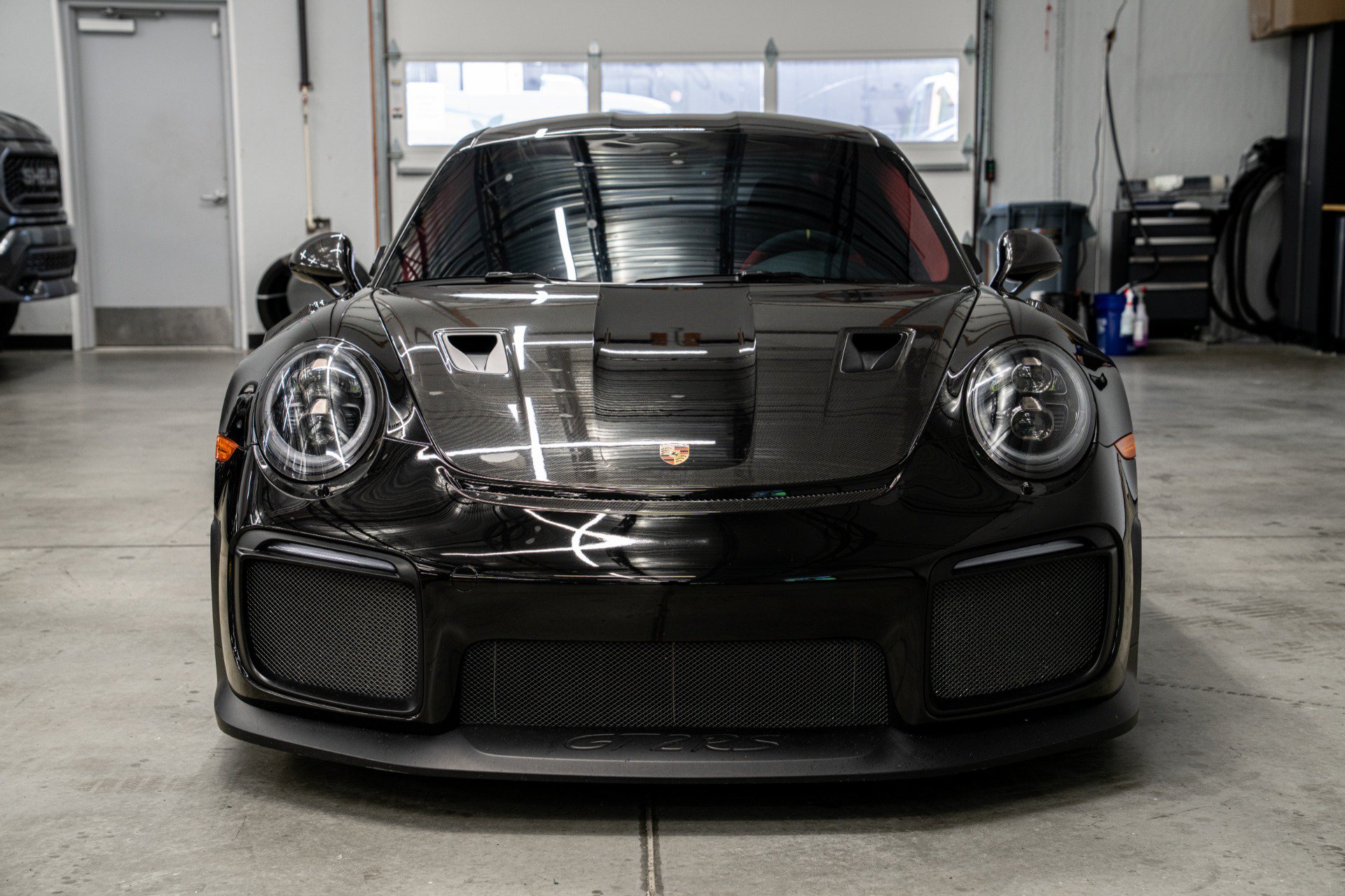 Used 2018 Porsche 911 GT2 RS RWD image 4