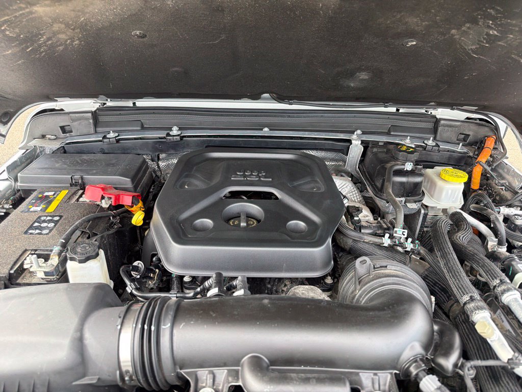 Used 2024 Jeep Wrangler High Altitude AWD/4WD image 36