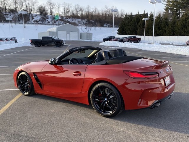 Used 2024 BMW Z4 M40i w/ Premium Package image 25