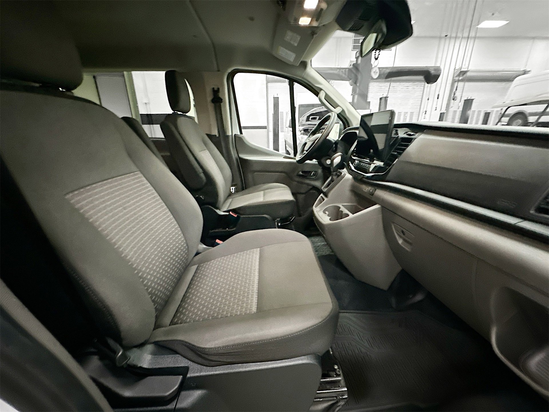 Used 2023 Ford Transit 350 XLT image 24