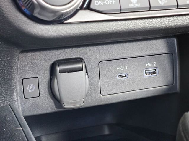 New 2025 Nissan Versa SR w/ Trunk Package image 19