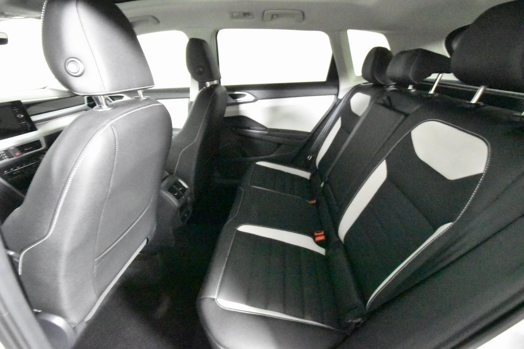 New 2025 Volkswagen Taos SEL image 10
