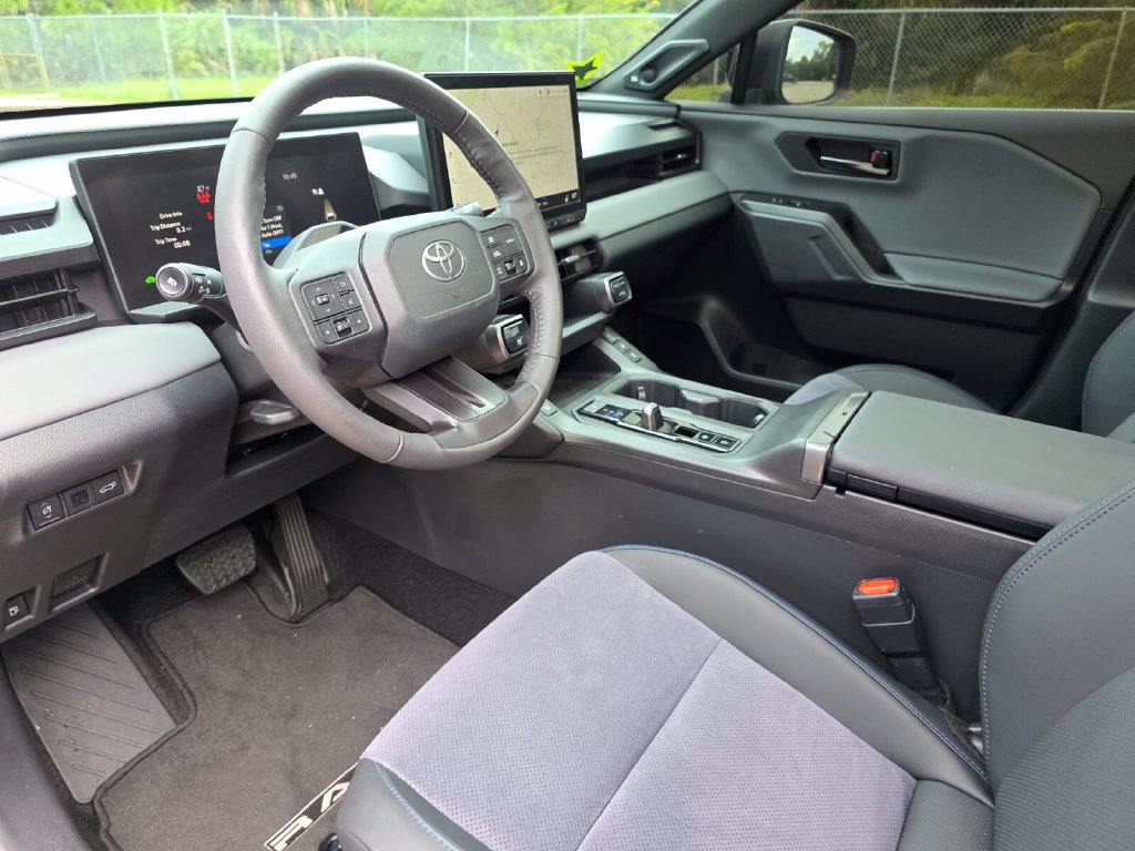 Certified 2026 Toyota RAV4 XSE w/ Panoramic Sun Roof Package AWD/4WD image 26
