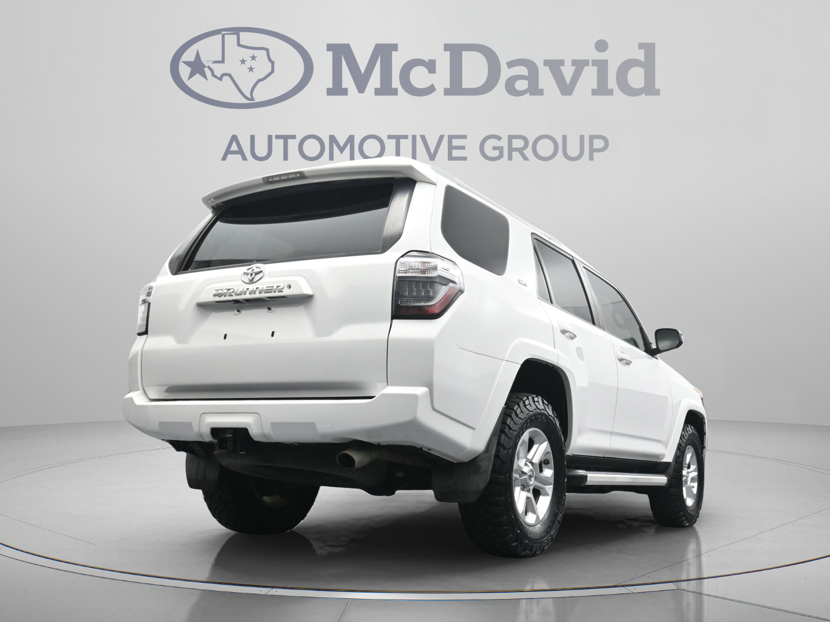 Used 2018 Toyota 4Runner SR5 AWD/4WD image 30