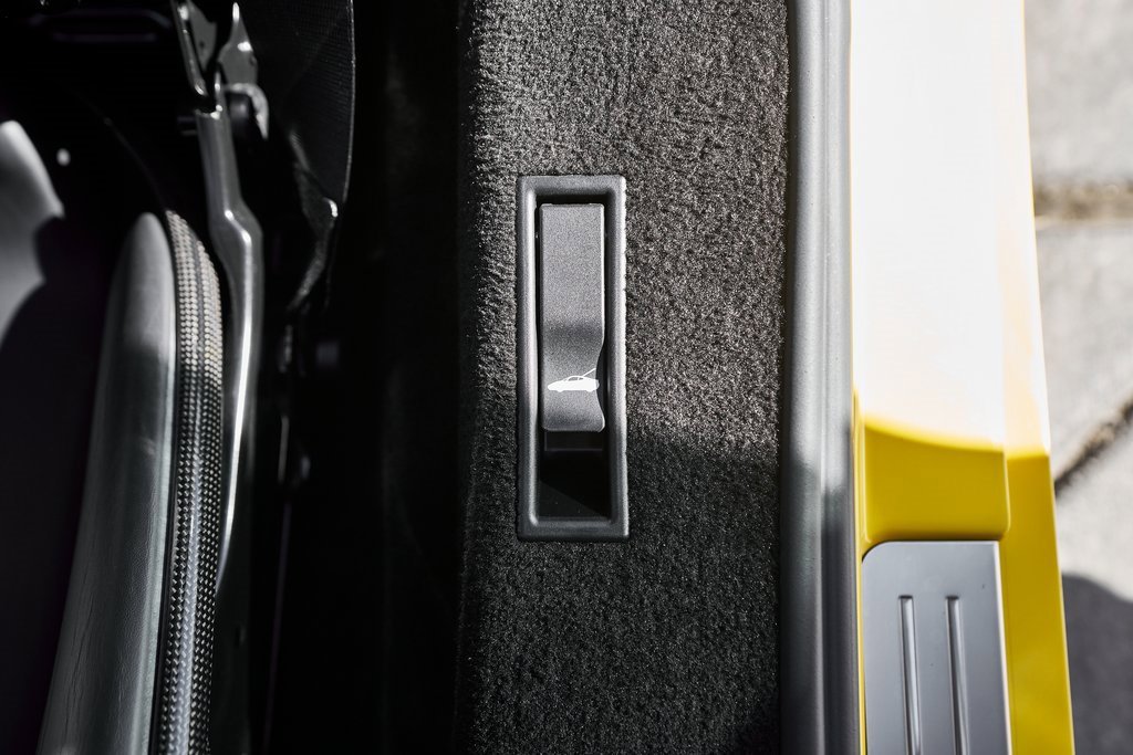 Used 2022 Ferrari SF90 Stradale image 38