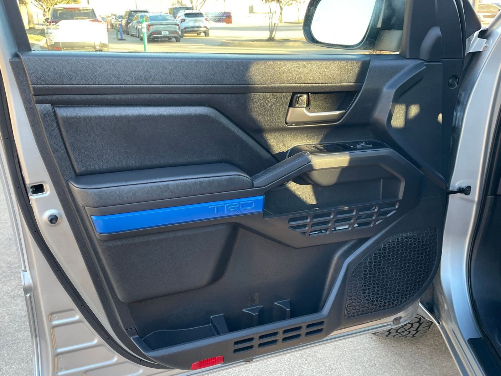 Used 2025 Toyota Tacoma TRD Off-Road image 20