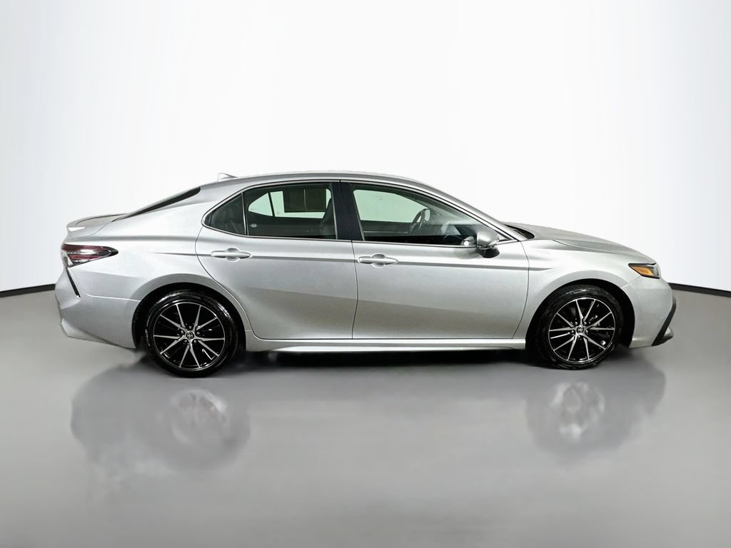 Used 2024 Toyota Camry SE FWD image 7