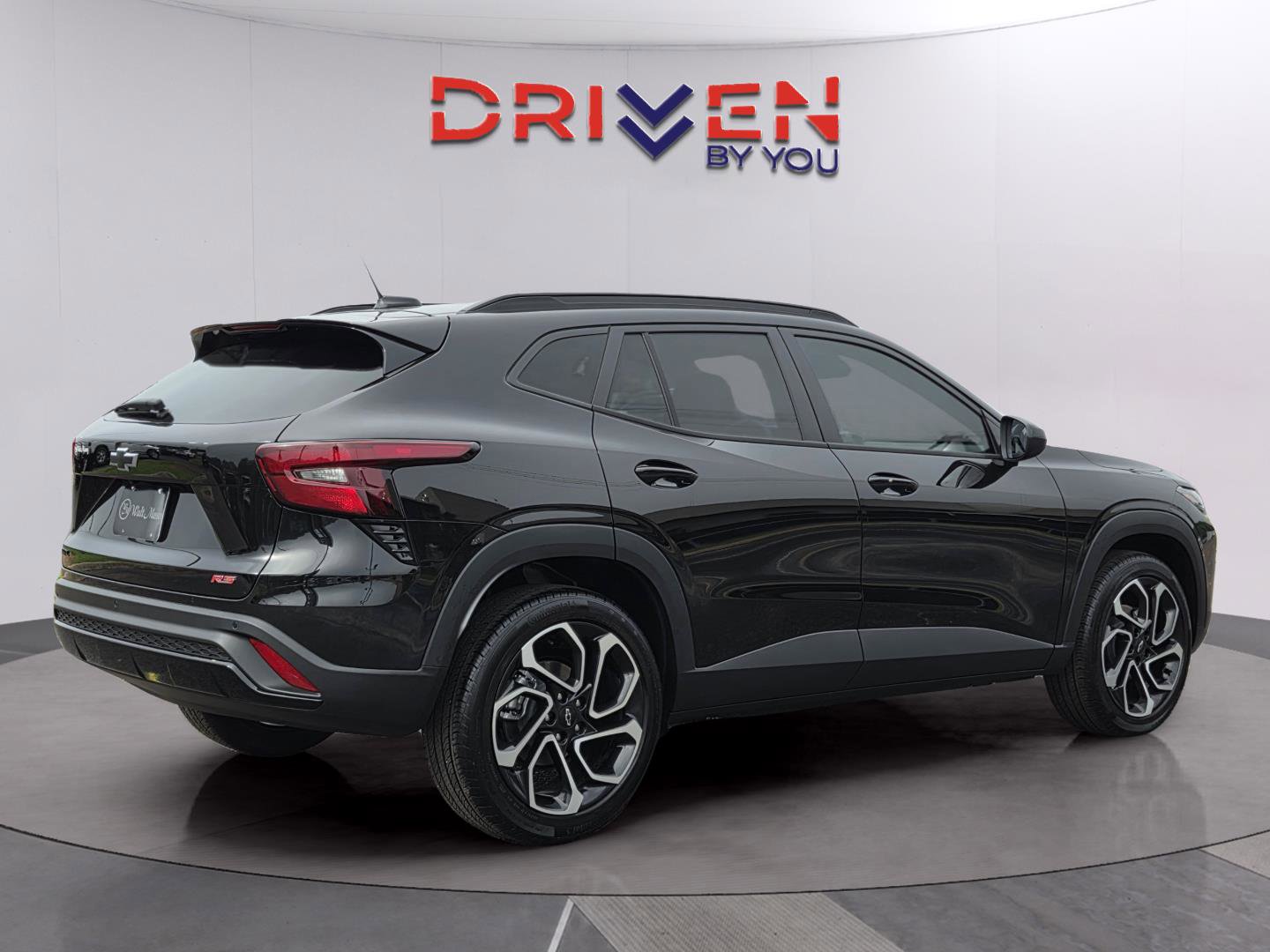 Used 2026 Chevrolet Trax RS w/ Sunroof Package FWD image 4
