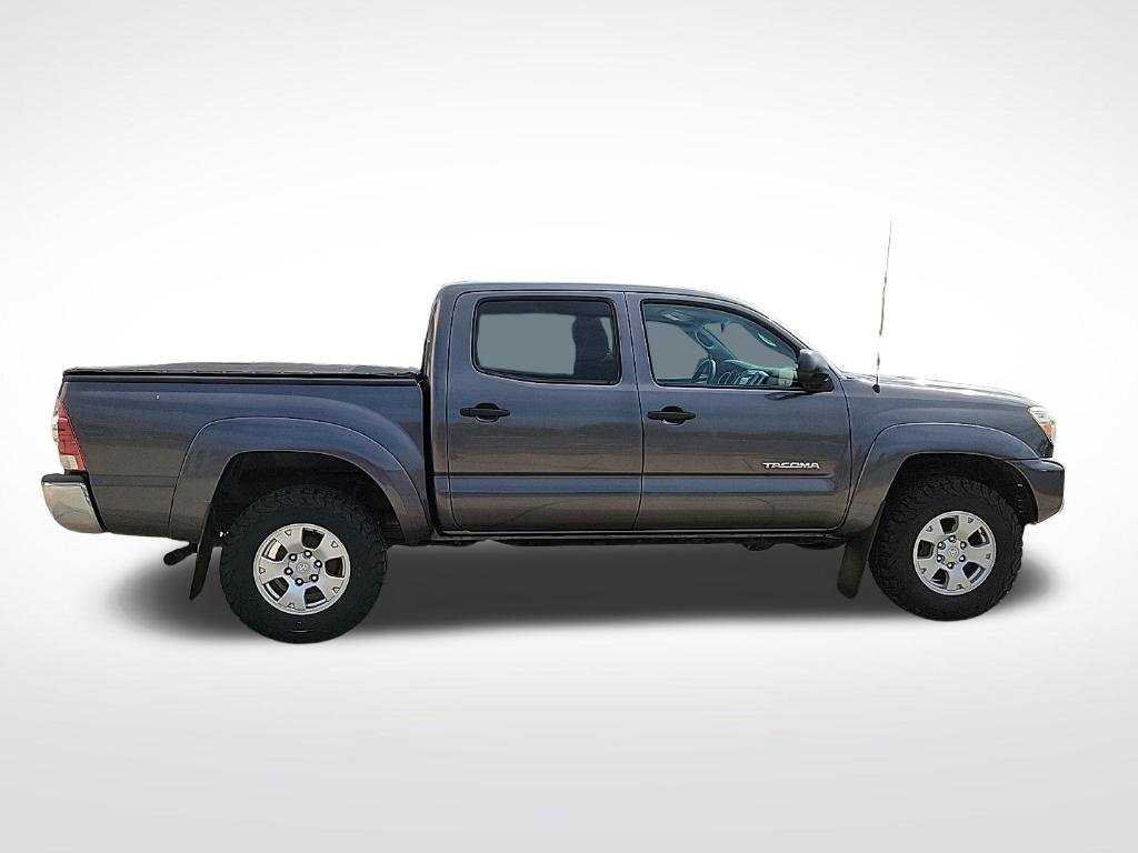 Used 2015 Toyota Tacoma 4x4 Double Cab w/ SR5 Package image 5