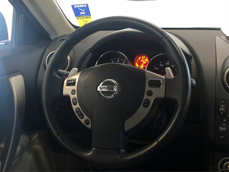 Used 2009 Nissan Rogue SL w/ Premium Pkg image 16
