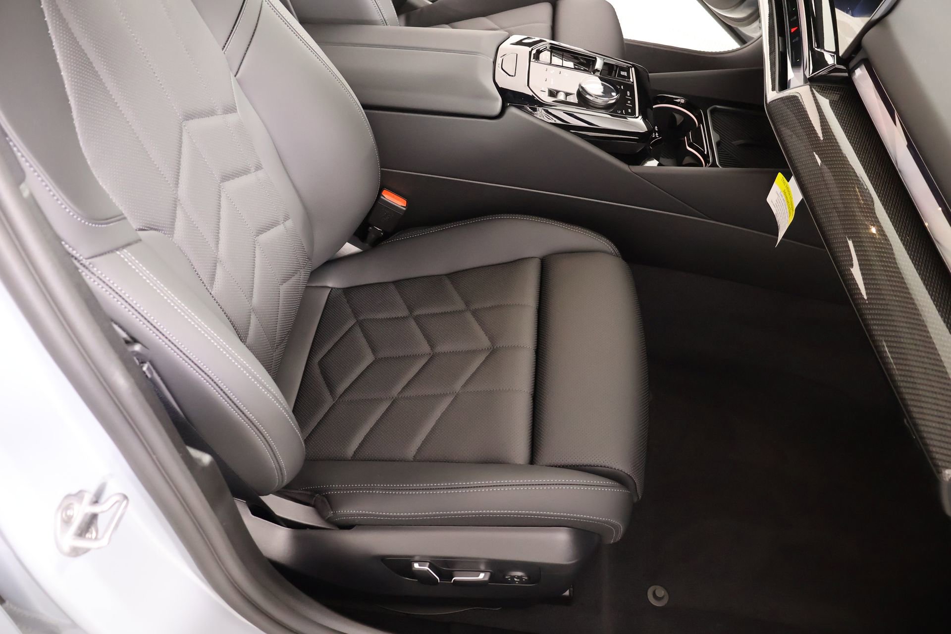 New 2026 BMW 540i xDrive w/ M Sport Package image 13