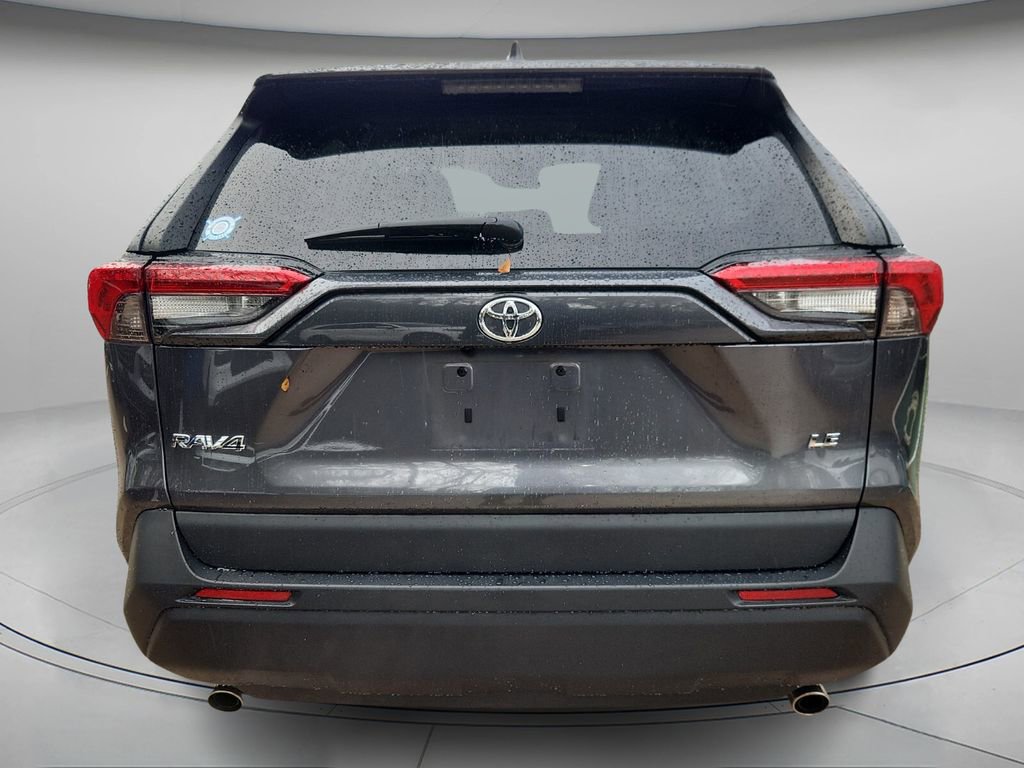 Used 2021 Toyota RAV4 LE image 6