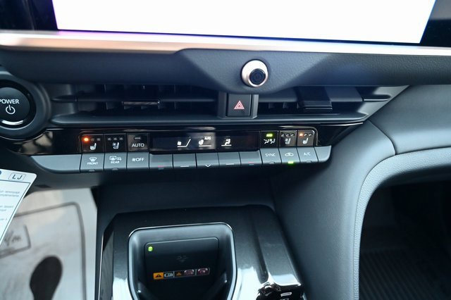 New 2025 Toyota Crown Signia image 17