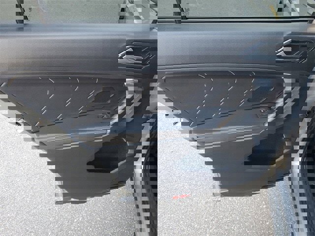 Certified 2022 Volkswagen Tiguan SE R-Line image 9