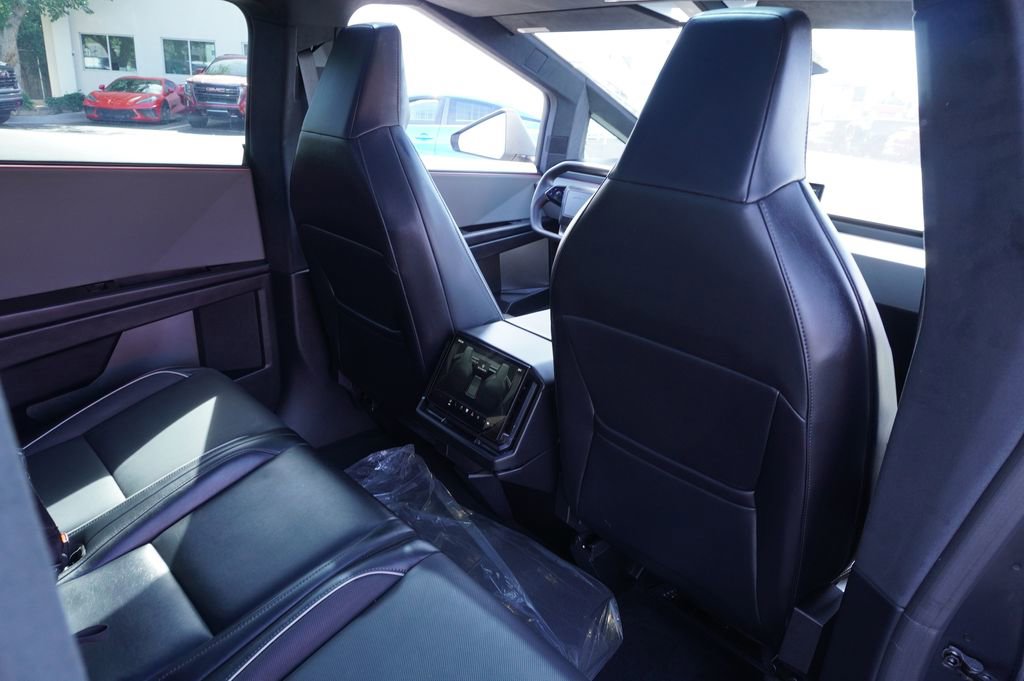 Used 2025 Tesla Cybertruck AWD Crew Cab image 12